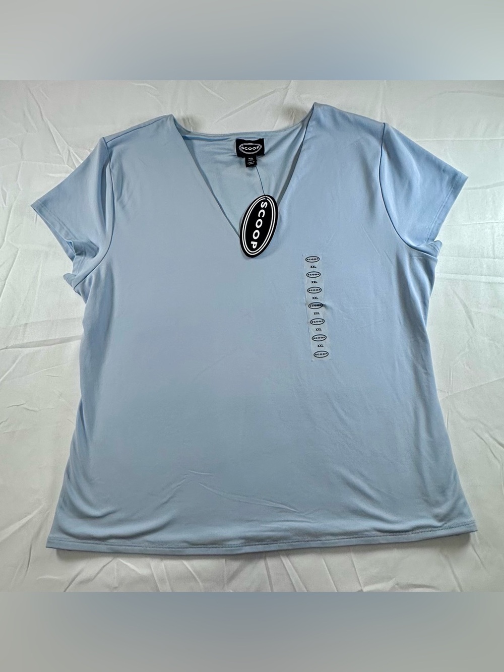 Scoop V-Neck Short Sleeve Top in Light Blue